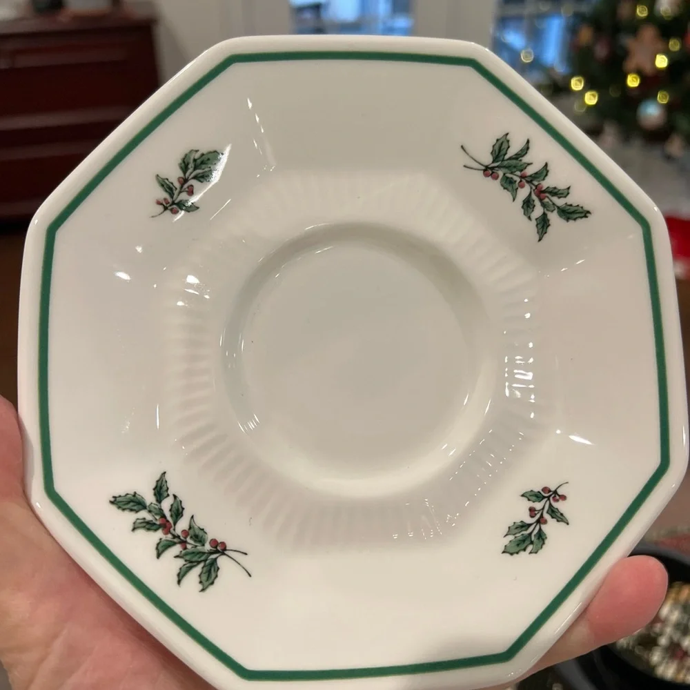 Coffee cup‎ saucers